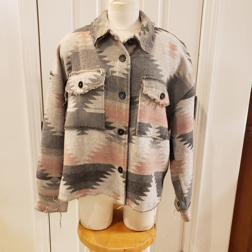 LA MIEL Aztec Patterned Jacket - Gray and Pink